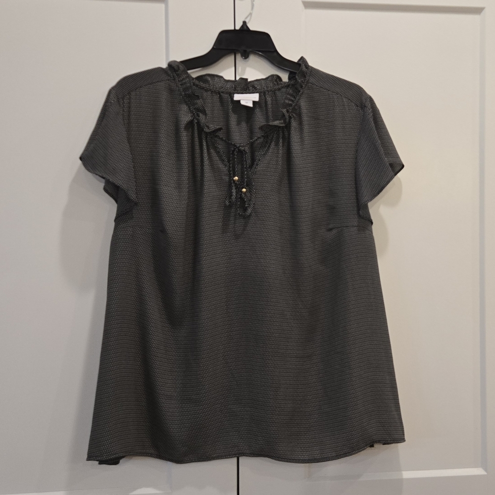 Liz Claiborne Black & White Ruffled Tie Front Blouse